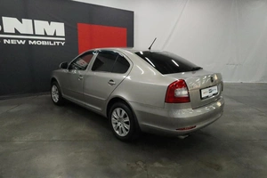 Хэтчбек Skoda Octavia 2011 года, 980000 рублей, Курск
