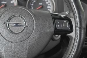 Хетчбэк Opel Astra GTC 2008 года, 769000 рублей, Кемерово
