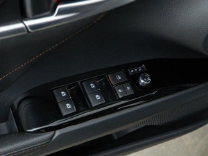 Седан Toyota Camry 2018 года, 2597077 рублей, Москва