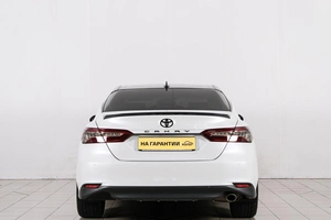 Седан Toyota Camry 2020 года, 3599000 рублей, Красноярск