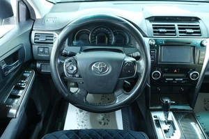 Седан Toyota Camry 2013 года, 2049000 рублей, Омск