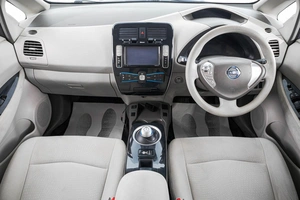 Хетчбэк Nissan Leaf 2011 года, 849000 рублей, Барнаул