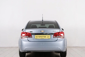 Седан Chevrolet Cruze 2010 года, 649000 рублей, Красноярск
