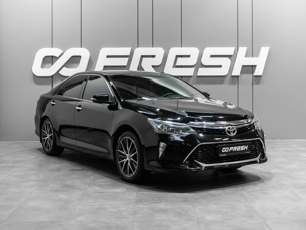 Седан Toyota Camry 2017 года, 2329000 рублей, Тюмень