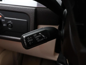 Внедорожник Volkswagen Touareg 2012 года, 2179000 рублей, Волгоград