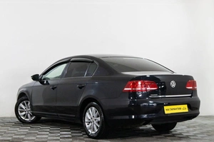 Седан Volkswagen Passat 2011 года, 939000 рублей, Сургут