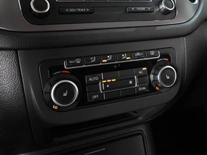 Внедорожник Volkswagen Tiguan 2010 года, 1239000 рублей, Ростов-на-Дону