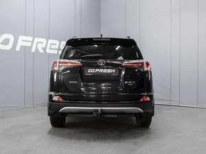 Внедорожник Toyota RAV4 2016 года, 2190000 рублей, Омск