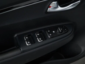 Хетчбэк Kia Rio X-Line 2019 года, 1599444 рублей, Москва
