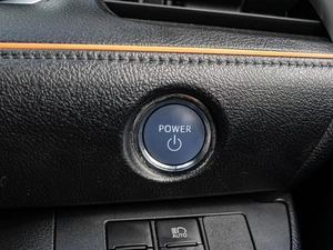 Минивэн Toyota Sienta 2017 года, 1805000 рублей, Краснодар