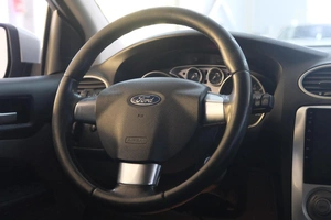 Седан Ford Focus 2008 года, 599000 рублей, Омск