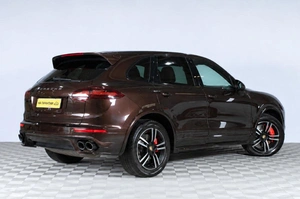 Внедорожник Porsche Cayenne Turbo 2016 года, 3899000 рублей, Челябинск