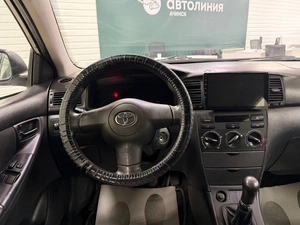 Седан Toyota Corolla 2005 года, 499000 рублей, Ачинск