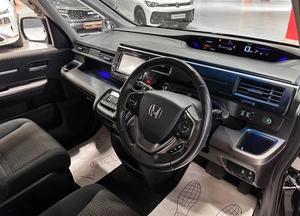 Минивэн Honda Stepwgn Spada 2017 года, 1797000 рублей, Красноярск