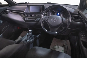 Внедорожник Toyota C-HR 2019 года, 2049000 рублей, Томск