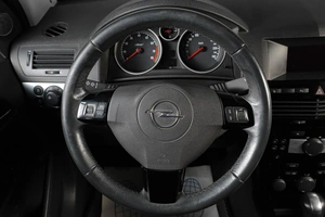 Хетчбэк Opel Astra 2013 года, 749000 рублей, Тюмень