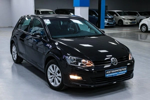 Хетчбэк Volkswagen Golf 2013 года, 1333000 рублей, Солонцы