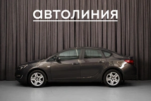 Седан Opel Astra 2013 года, 820000 рублей, Красноярск