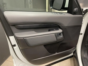 Внедорожник Land Rover Discovery 2017 года, 3900000 рублей, Красноярск