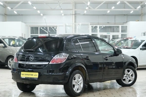 Хетчбэк Opel Astra 2014 года, 649000 рублей, Омск
