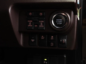 Минивэн Toyota Roomy 2021 года, 1249000 рублей, Тюмень