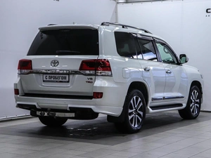 Внедорожник Toyota Land Cruiser 2019 года, 8000000 рублей, Красноярск