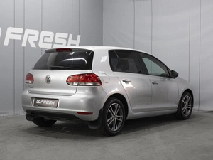 Хетчбэк Volkswagen Golf 2011 года, 790000 рублей, Омск