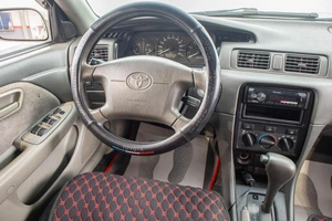 Седан Toyota Camry 2000 года, 649000 рублей, Барнаул