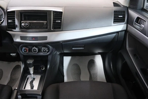 Седан Mitsubishi Lancer 2010 года, 869000 рублей, Омск