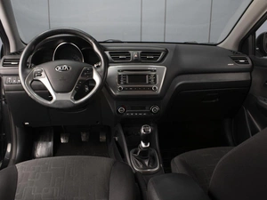 Седан Kia Rio 2017 года, 1040000 рублей, Омск