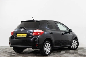 Хетчбэк Toyota Auris 2011 года, 1009000 рублей, Сургут