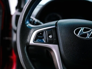 Седан Hyundai Solaris 2015 года, 990000 рублей, Красноярск