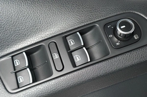 Внедорожник Volkswagen Tiguan 2013 года, 1349000 рублей, Тюмень