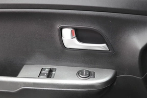 Хетчбэк Kia Rio 2016 года, 880000 рублей, Орёл