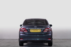 Седан Toyota Corolla 2011 года, 1089000 рублей, Томск