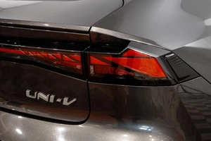 Лифтбек Changan UNI-V 2023 года, 2449000 рублей, Барнаул