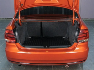 Седан Volkswagen Polo 2017 года, 999000 рублей, Сургут