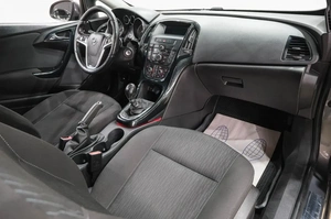 Хетчбэк Opel Astra 2012 года, 749000 рублей, Новокузнецк