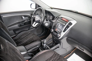 Хетчбэк Kia Ceed 2011 года, 639000 рублей, Пермь