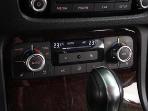 Внедорожник Volkswagen Touareg 2013 года, 2969000 рублей, Воронеж