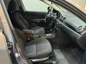 Хетчбэк Mazda 3 2006 года, 677000 рублей, Красноярск