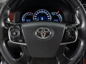 Седан Toyota Camry 2012 года, 1680000 рублей, Тюмень