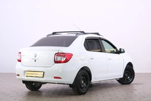 Седан Renault Logan 2017 года, 769000 рублей, Омск