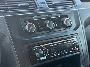 Фургон Volkswagen Caddy 2015 года, 1580000 рублей, Ижевск