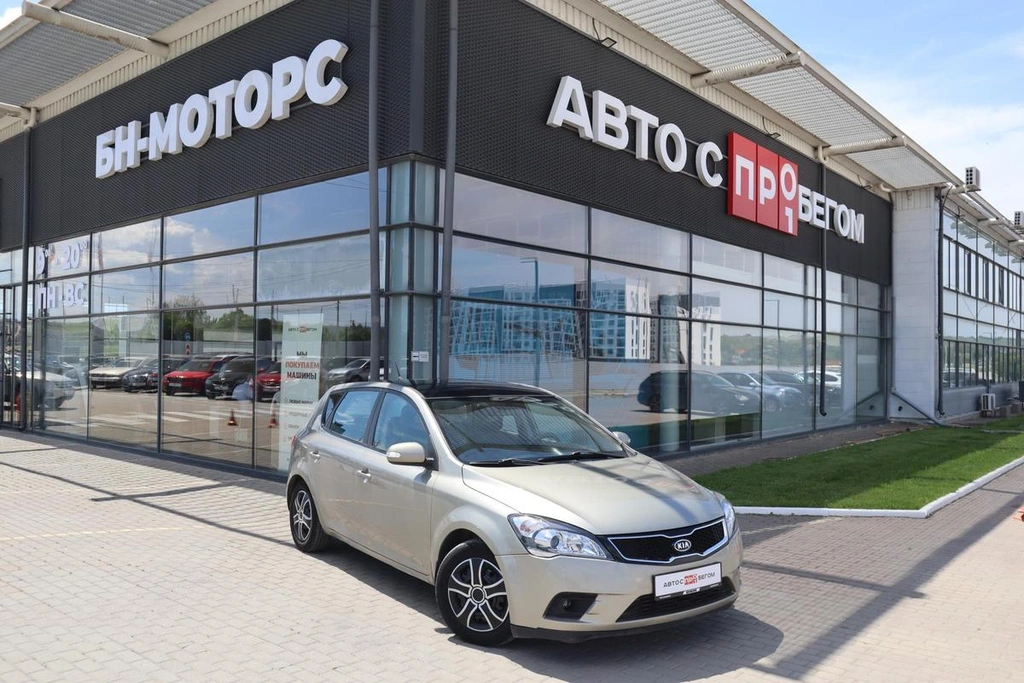 Купе Kia Ceed 2010 года, 710000 рублей, Мирное