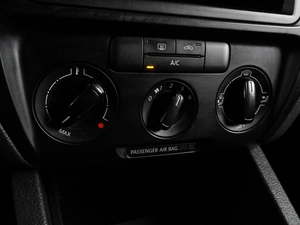 Седан Volkswagen Jetta 2013 года, 925000 рублей, Воронеж