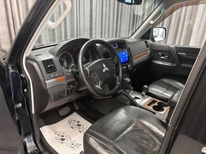 Внедорожник Mitsubishi Pajero 2008 года, 1420000 рублей, Красноярск