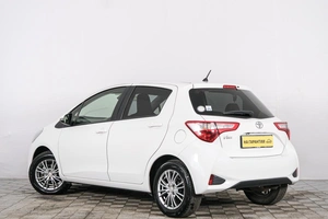 Хетчбэк Toyota Vitz 2019 года, 1119000 рублей, Красноярск