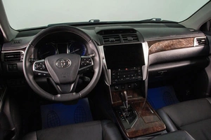 Седан Toyota Camry 2015 года, 2299000 рублей, Сургут