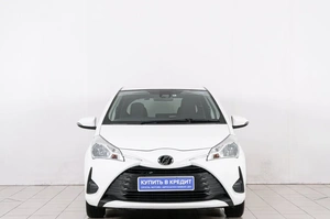Хетчбэк Toyota Vitz 2019 года, 989000 рублей, Красноярск